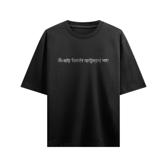 ॐ नमो भगवते वासुदेवाय Mantra T-Shirt – Spiritual Black Oversized Tee